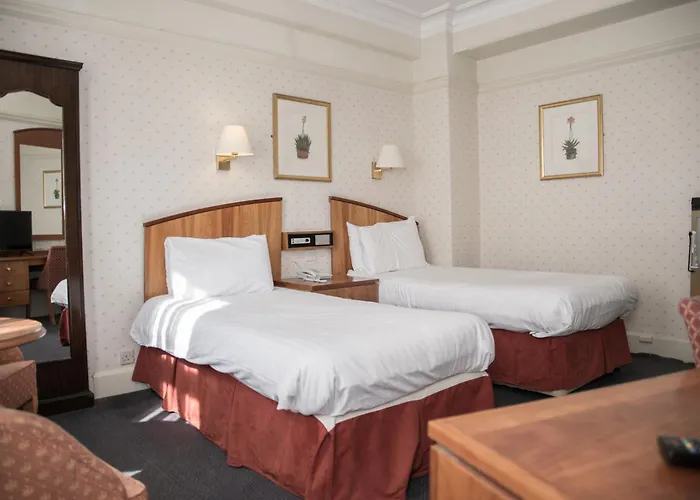 Crown & Mitre Hotel